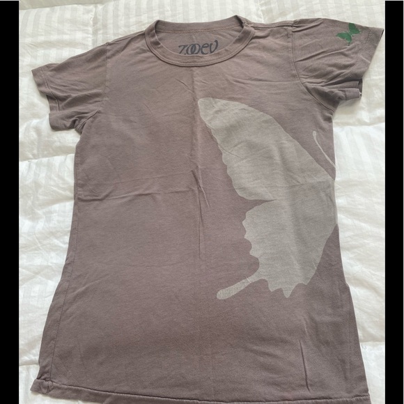 Zooey (Revolve) “Wind Driven” Tee - Picture 1 of 7